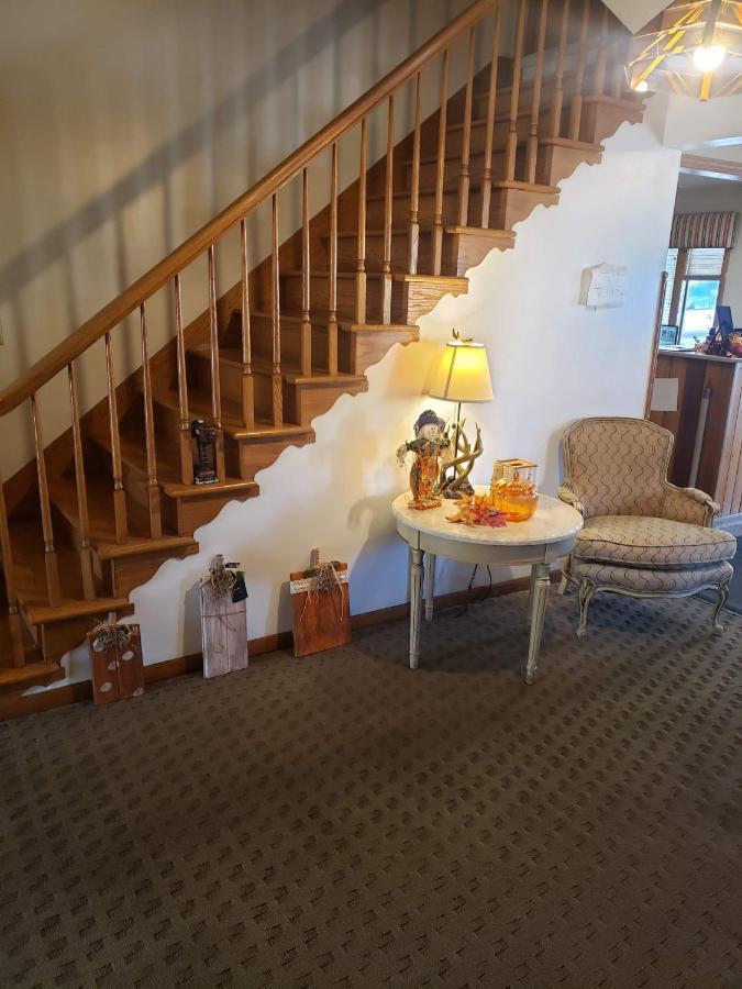 Deer Creek Motel Кеймбридж Екстериор снимка