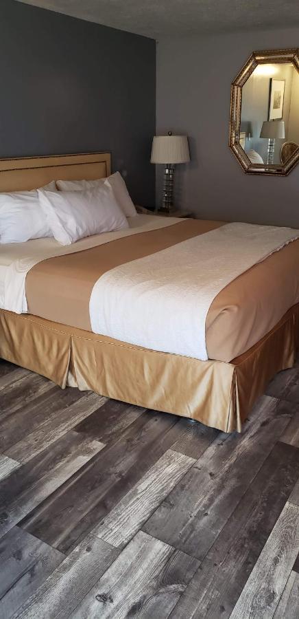 Deer Creek Motel Кеймбридж Екстериор снимка