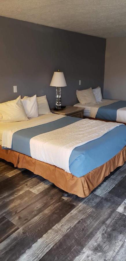 Deer Creek Motel Кеймбридж Екстериор снимка